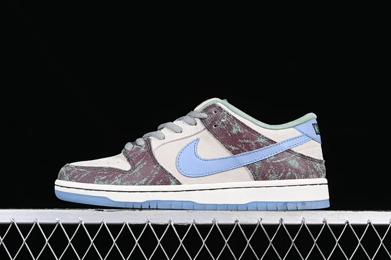 All Categories Nk SB Dunk Series Nk SB Dunk Low Low-top sneakers Crenshaw Skate Club x Nk SB Dunk Low joint model SB low-top sports and leisure sneakers FN4193-100